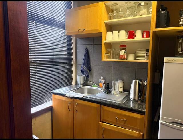 BUSINESS PROPERTY TO RENT IN ELDORAIGNE